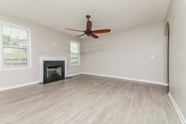 Foto del edificio - 109 W Webber Ln