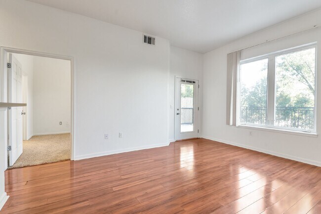 Foto del edificio - A Great modern 2 Bed / One bath for rent