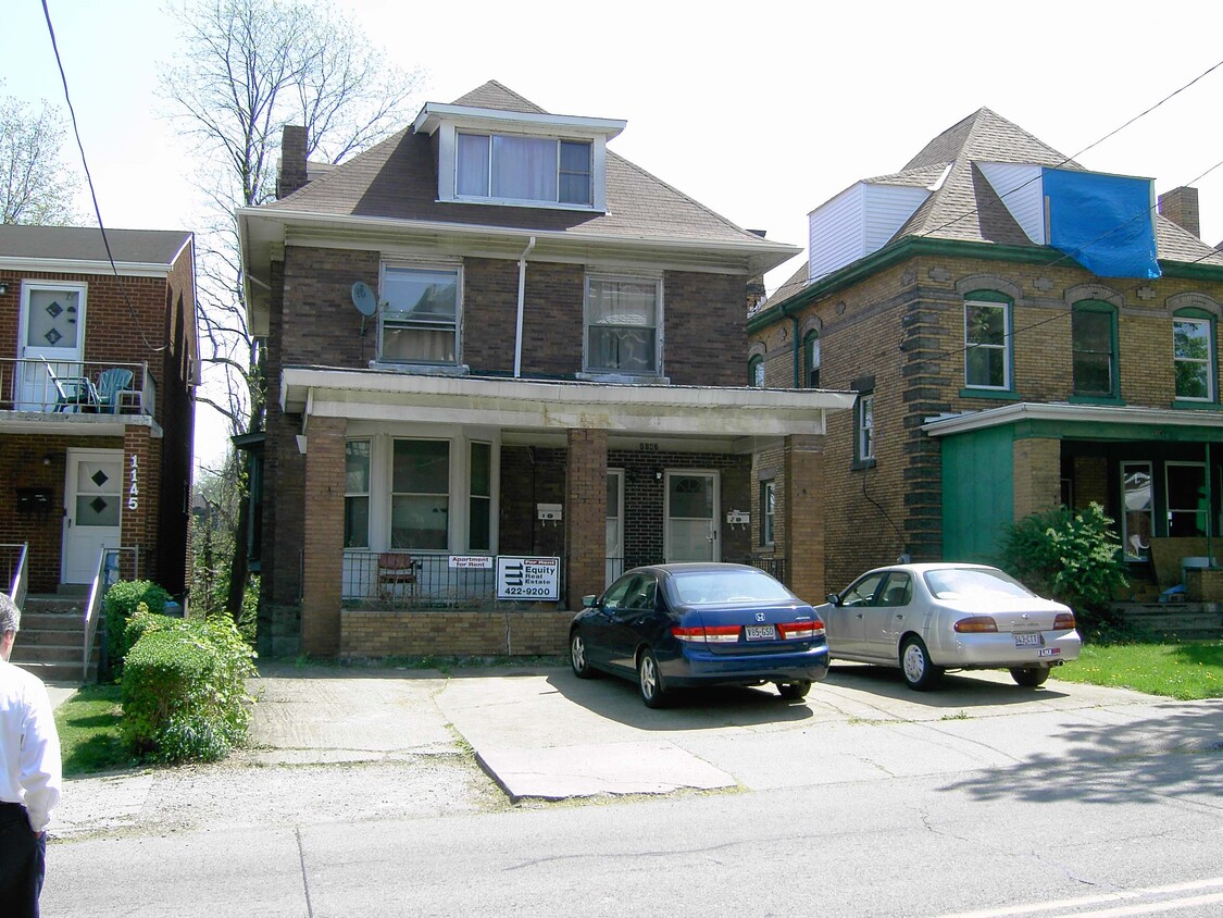 Primary Photo - 1147 Greenfield Ave