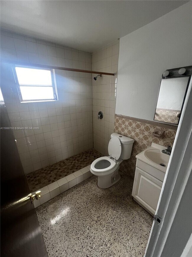 Foto del edificio - 619 SW 11th Ave