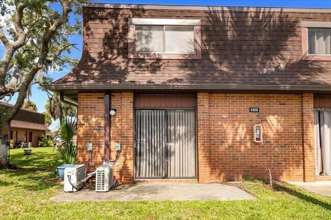 Building Photo - 4414 Overlook Dr