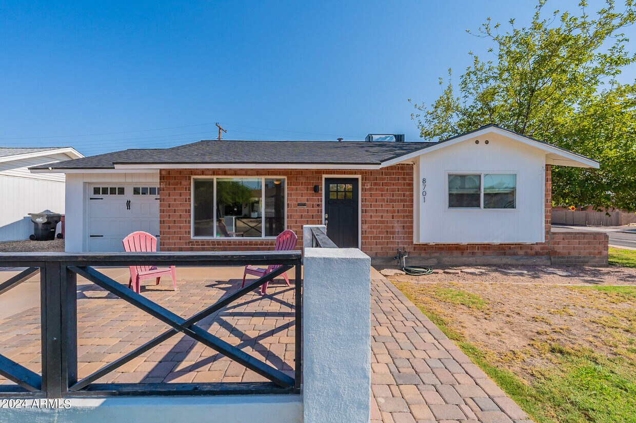Foto principal - 8701 E Sheridan St
