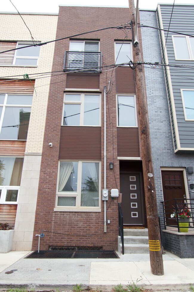Building Photo - 1034 Earl St