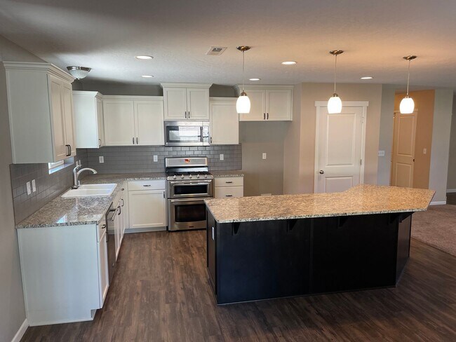 Foto del edificio - Mead Schools-4 bedrooms, 2 bathrooms House with 2 Car Detached Garage