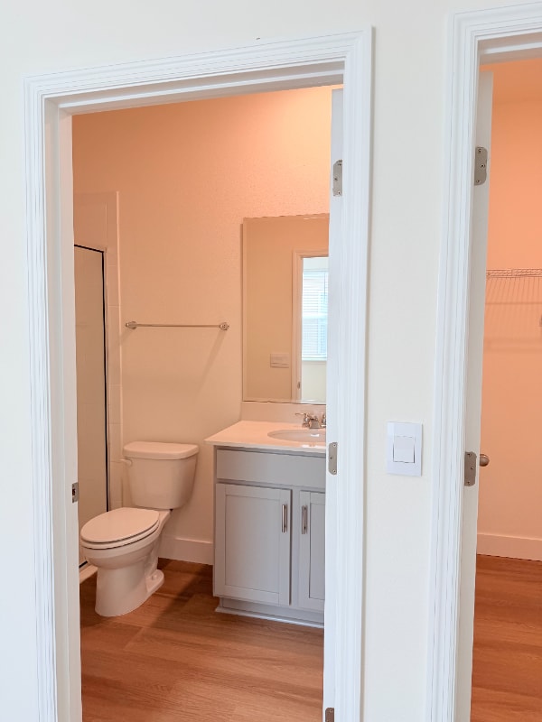 Building Photo - 1998 Walnut Crk Dr