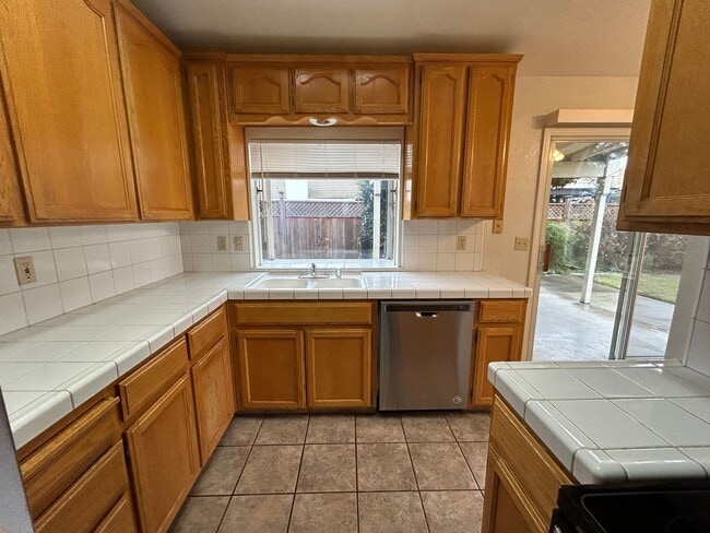 Building Photo - 917 Polo Ct