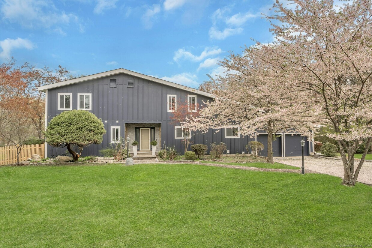 Foto principal - 387 Stanwich Rd