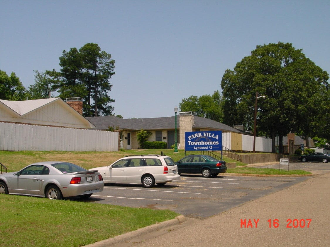 Primary Photo - 3 Lynnwood Dr