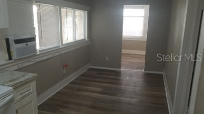 Foto del edificio - 318 E Tarpon Ave