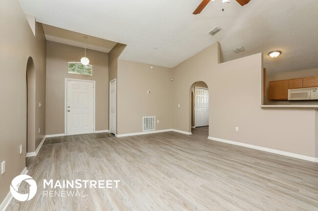 Building Photo - 977 Vanderbilt Dr
