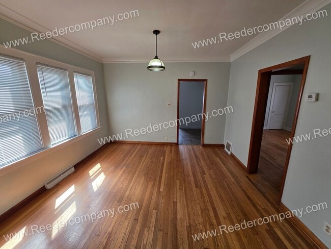 Building Photo - 2 bedroom 1 bathroom house