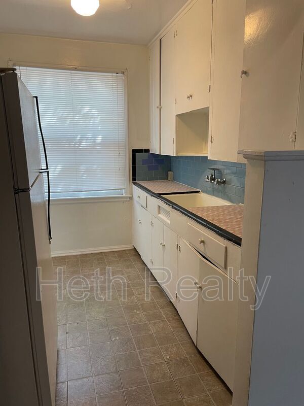 Foto del edificio - 1529 McDuff Ave S