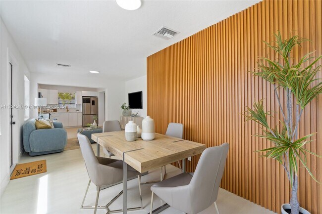 Foto del edificio - 813 SW 3rd Ct