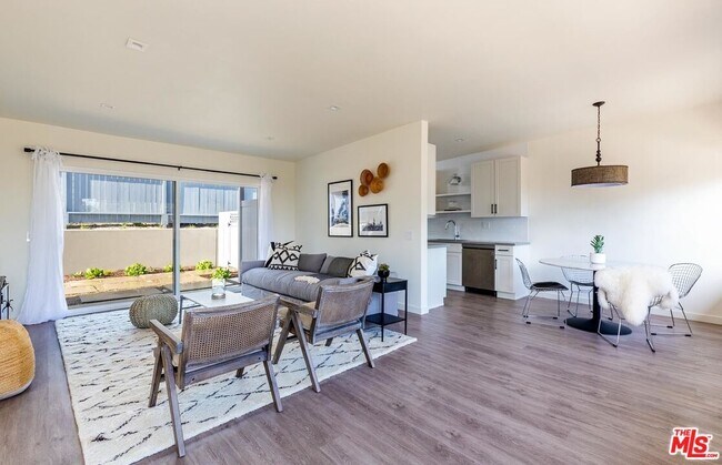Foto del edificio - 6453 Sycamore Meadows Dr