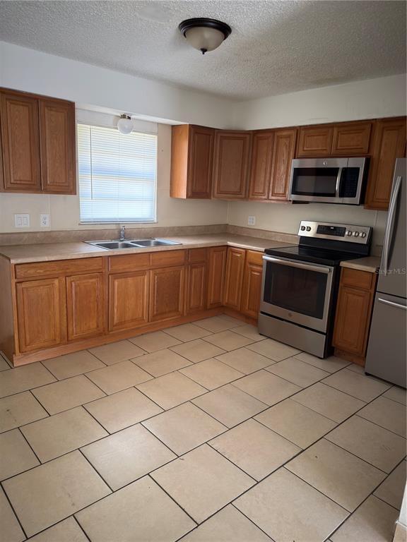 Foto del edificio - 2463 Chestnut Woods Dr