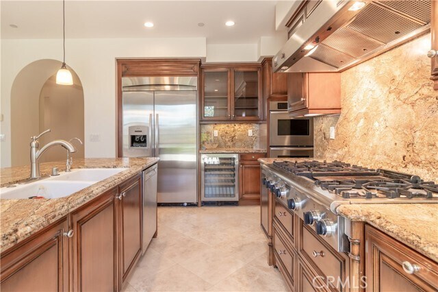 Building Photo - 11 Basilica Pl