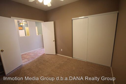 Building Photo - 9825 Garamound Ave