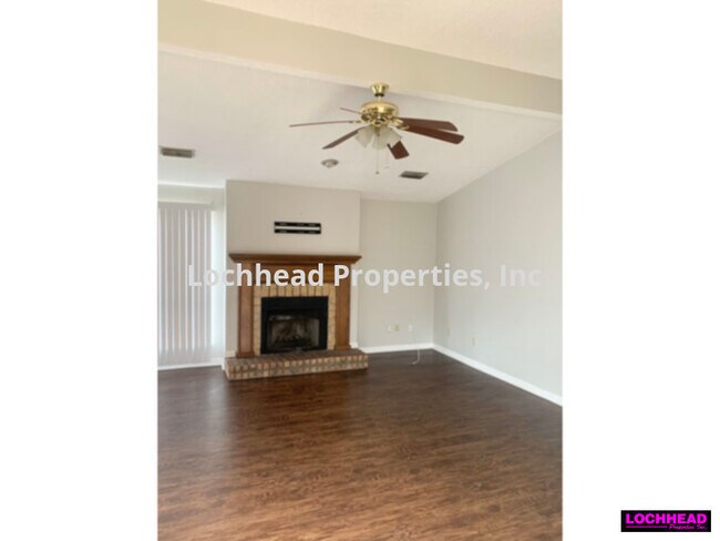 Foto del edificio - 1207 Thistle Dr
