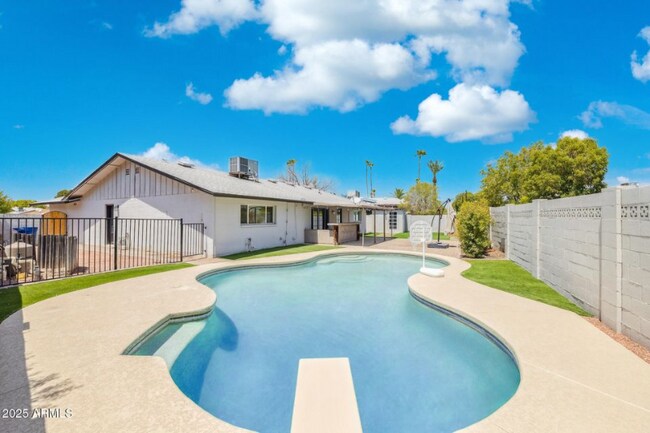 Foto del edificio - 4613 S Rita Ln