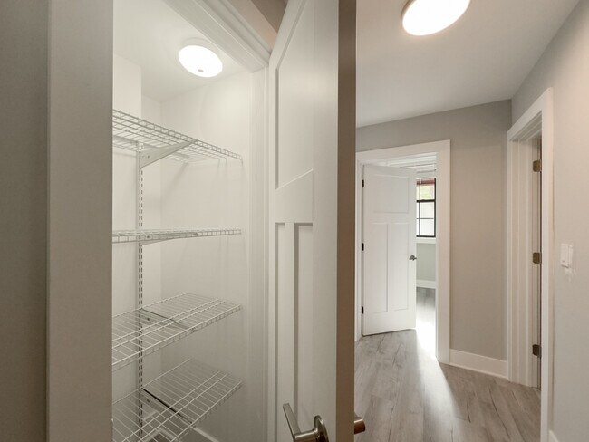 Building Photo - 369 Hazel Ave