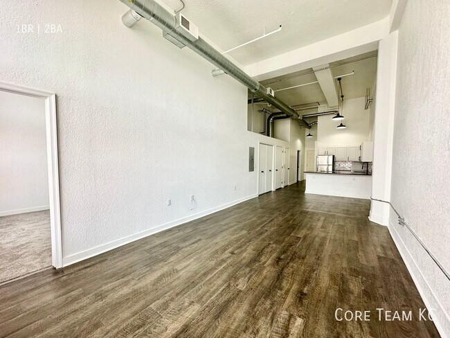 Foto del edificio - 934 Broadway Blvd