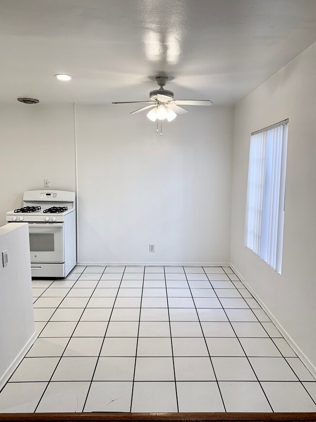 Building Photo - 3419 Club Dr