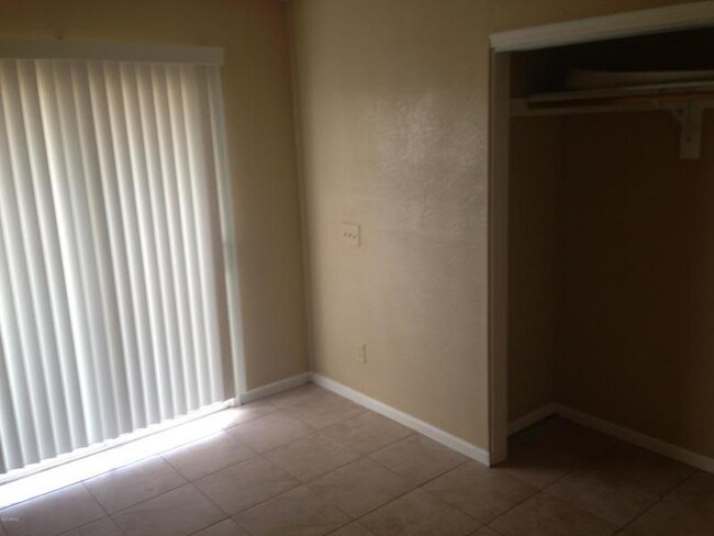 Foto del edificio - 243 N 93rd St