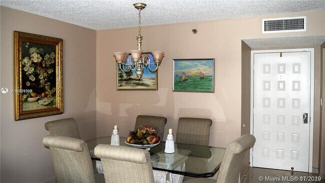 Building Photo - 6061  Collins Ave 8E Miami Beach Fl 33140