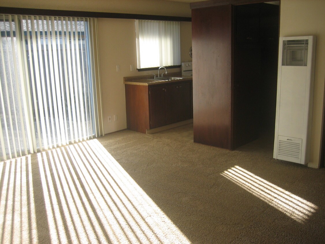 Primary Photo - 1330 Byron Dr
