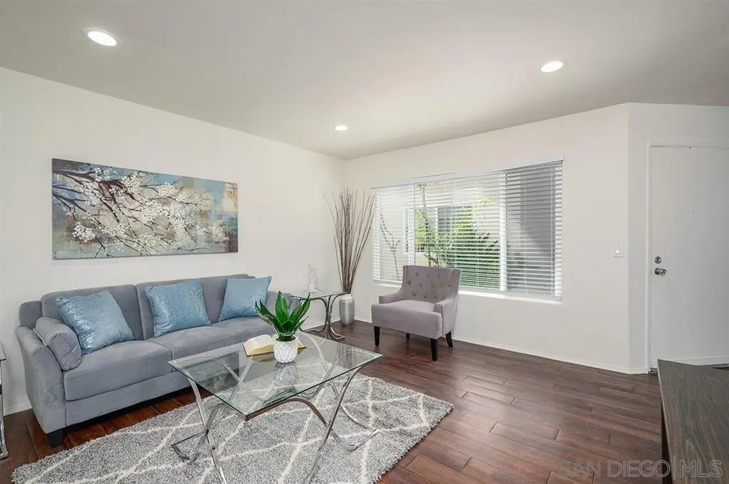 Foto principal - 6735 Amherst St