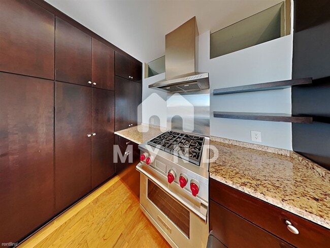 Building Photo - 1 br, 1 bath Condo - 3325 Piedmont Rd NE A...