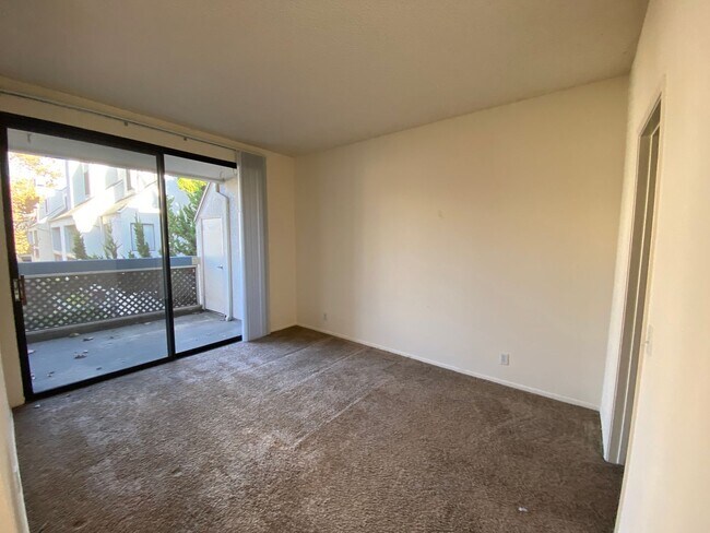 Foto del edificio - Mission Valley Condo!