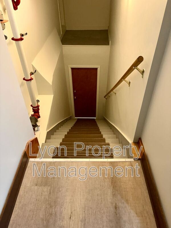 Foto del edificio - 50 Hedley Ave