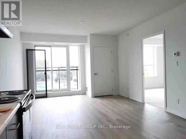 Building Photo - 1-611 Falaise Rd
