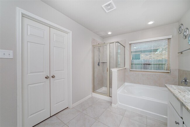 Foto del edificio - 24422 Skytrail Dr