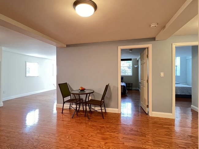 Dining area - 200 Market St