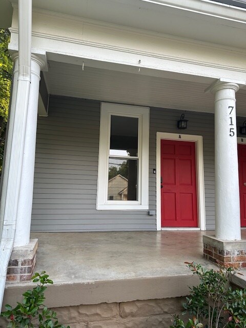 Foto principal - 715 N Spring St