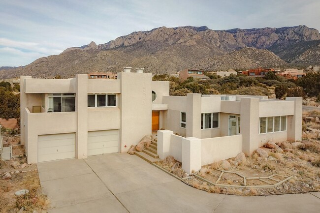 Building Photo - SANDIA HEIGHTS EXECUTIVE RENTAL 2+Story 3B...