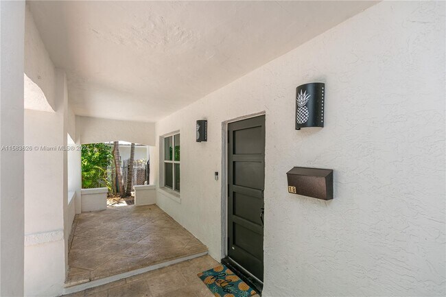 Foto del edificio - 18 NE 42nd St