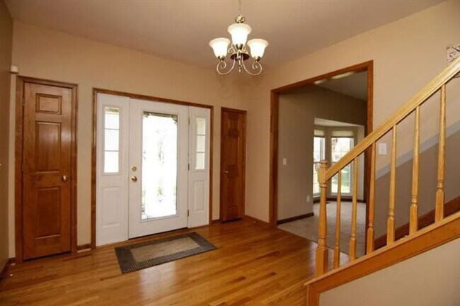 Building Photo - 3699 Springside Dr