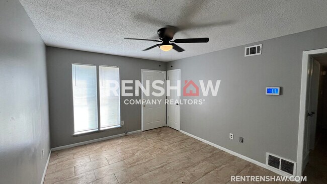Foto del edificio - 5333 Clinchport Cir
