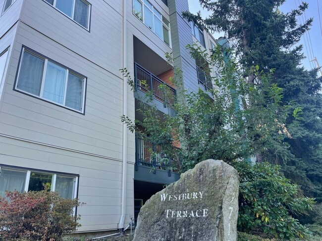 Foto del edificio - $500 off 1st months rent!!  Bright and Modern Northgate Condo!