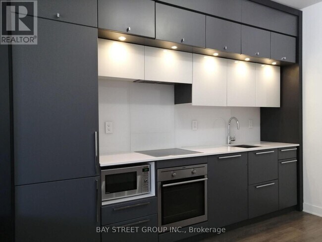 Building Photo - 15-1215 Grenville St