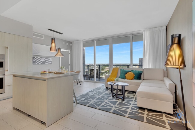 Building Photo - 4010 S Ocean Dr