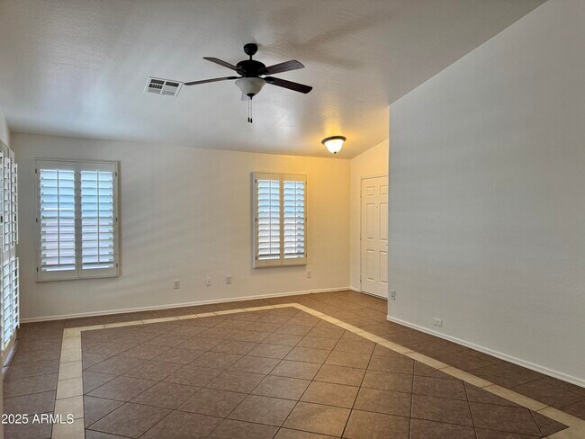 Foto del edificio - 45775 W Windmill Dr