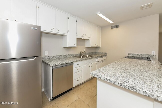 Foto del edificio - 8620 E Northland Dr