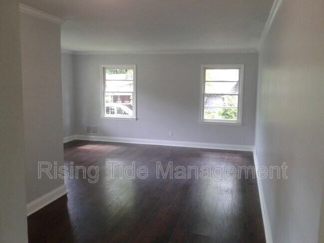 Building Photo - 948 Hickory Dr