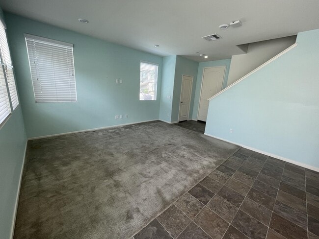 Building Photo - 30433 Village Knoll Dr