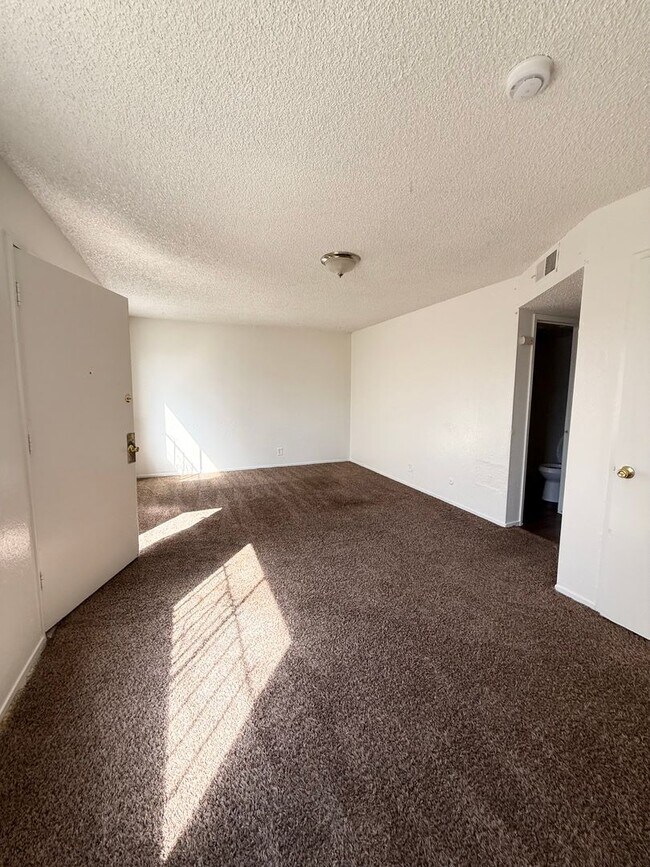 Foto del edificio - 3308 E Olive Ave