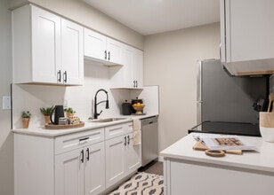 Building Photo - Highpoint Creek Apartments